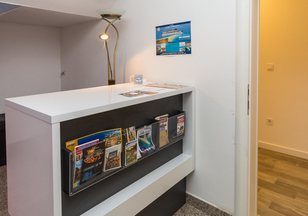 Rooms & Apartments Bruno Stobreč Buitenkant foto