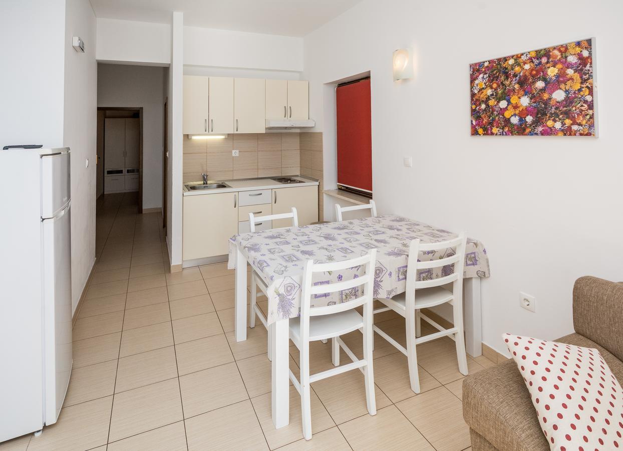Rooms & Apartments Bruno Stobreč Buitenkant foto