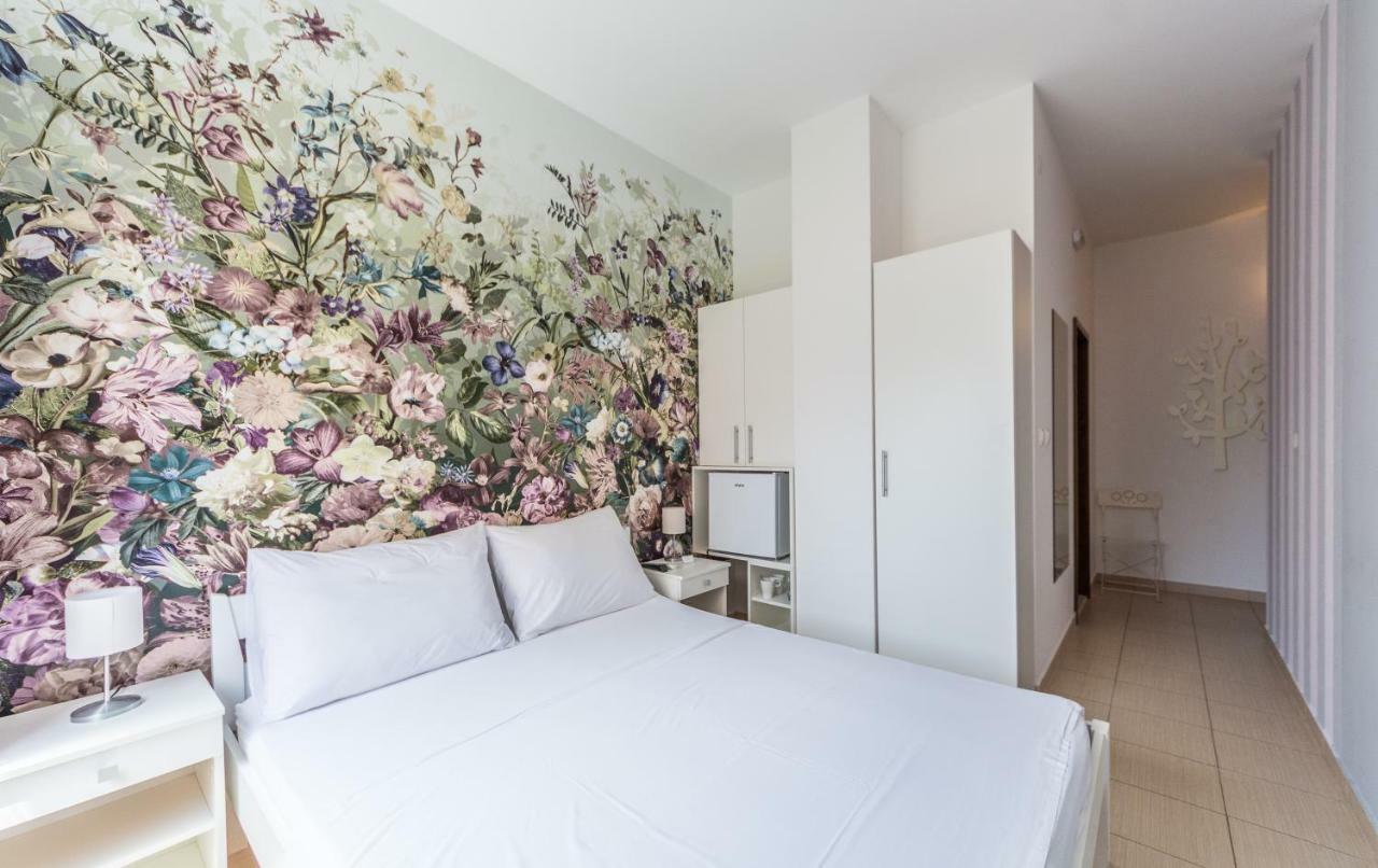 Rooms & Apartments Bruno Stobreč Buitenkant foto