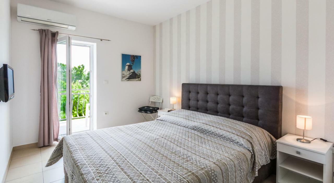 Rooms & Apartments Bruno Stobreč Buitenkant foto