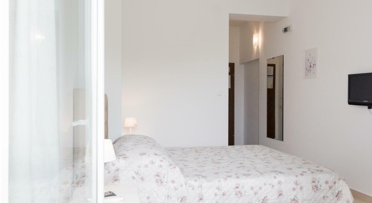 Rooms & Apartments Bruno Stobreč Buitenkant foto